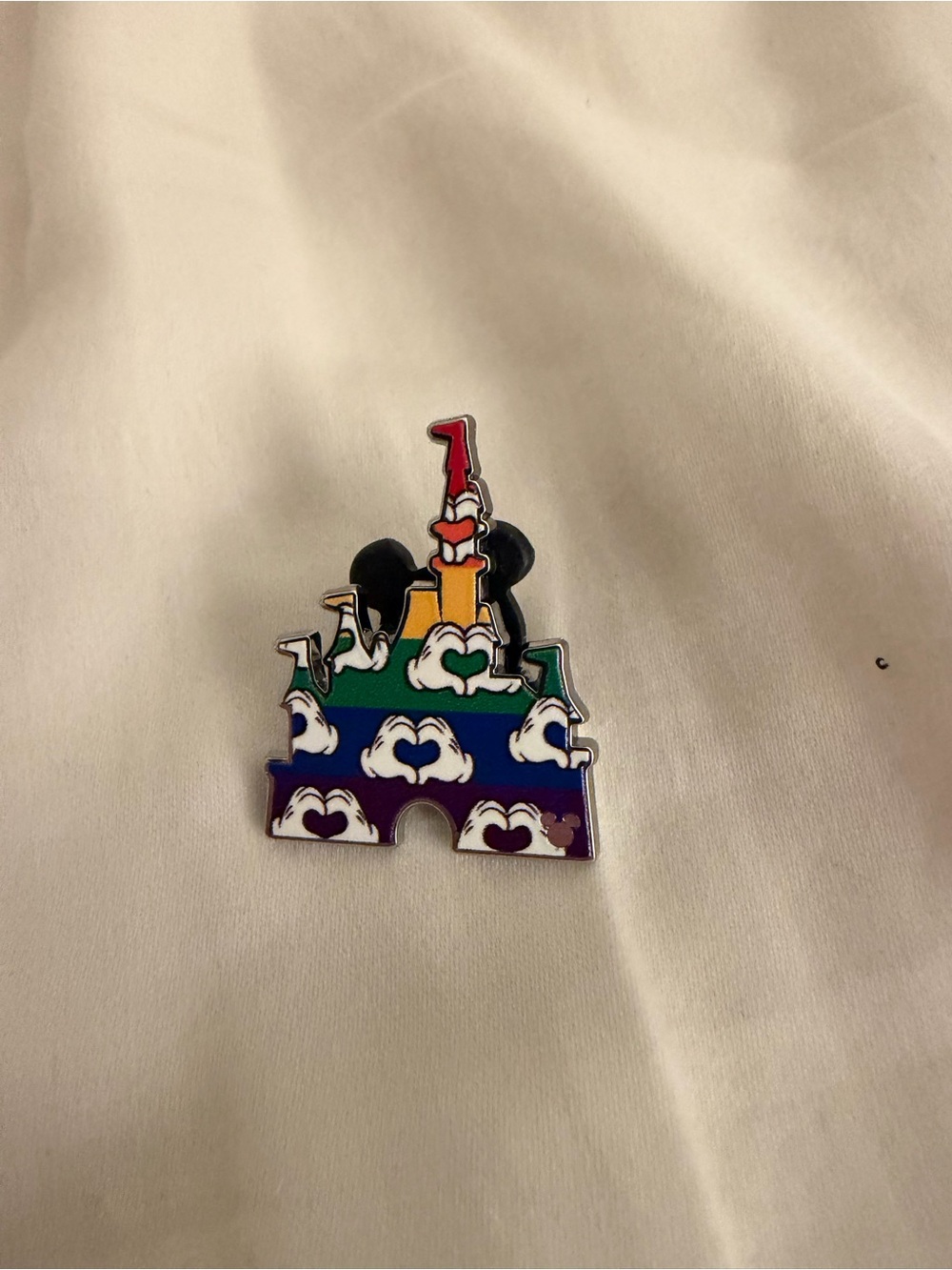 Walt Disney World Hidden Disney Mickey Castle Pin 2025 Wave B WDW Pride Rainbow